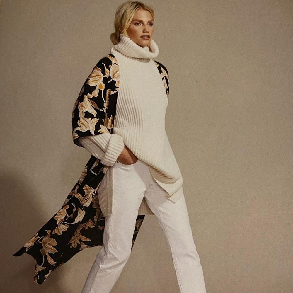 NWT Madison Du Soir Floral Robe
